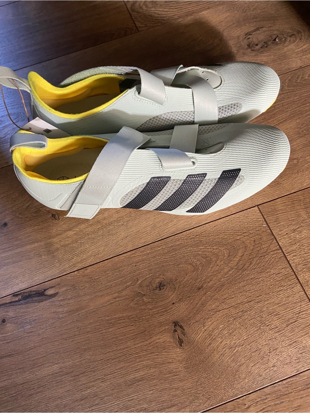 Adidas Cycling Shoes - light pastel green with Yellow Lining